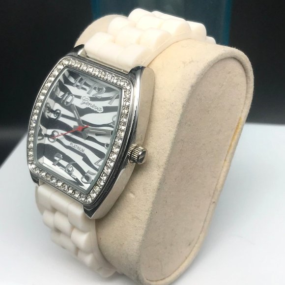 Geneva Platinum Women’s Silicone Quartz Watch with New Battery Model 6035 - Picture 2 of 8